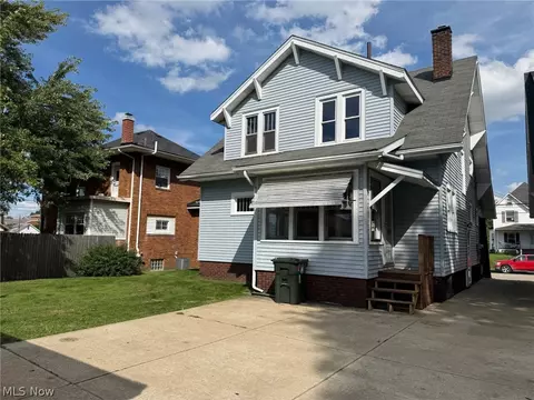 Exterior - 1141 Broad Ave NW, Canton, OH 44708 photo 9 of 10