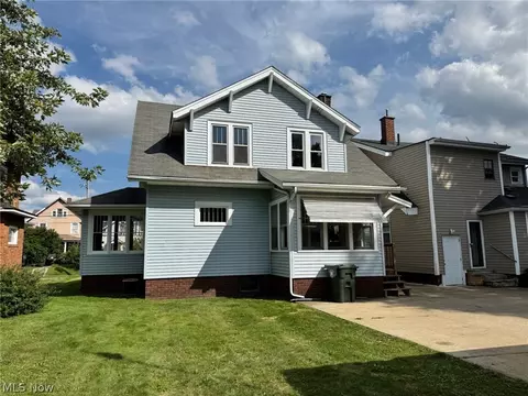 Exterior - 1141 Broad Ave NW, Canton, OH 44708 photo 6 of 10