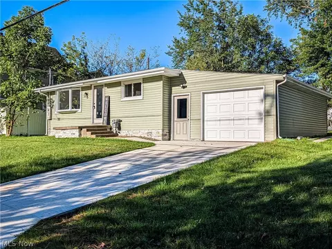 945 14th St SE, Massillon, OH 44646