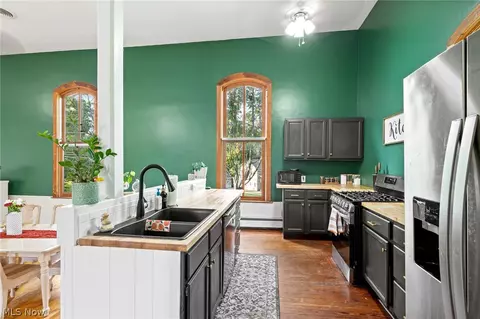 Kitchen - 252 E Comet Rd, Clinton, OH 44216 photo 2 of 3