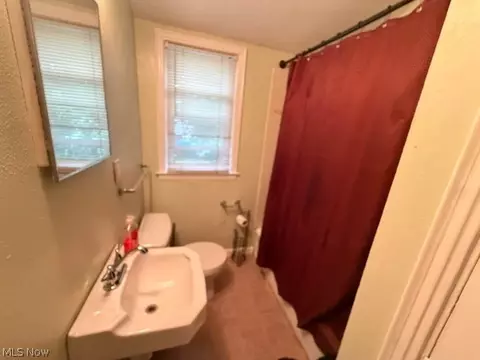 Bath - 3950 Gary Ave, Lorain, OH 44055 photo 3 of 3