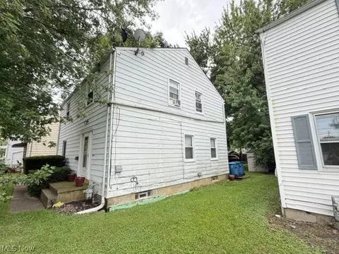 Exterior - 3950 Gary Ave, Lorain, OH 44055 photo 3 of 6