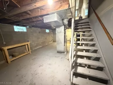 Entry Way - 3950 Gary Ave, Lorain, OH 44055 photo 5 of 7