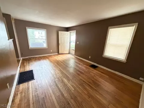 Living - 3950 Gary Ave, Lorain, OH 44055 photo 1 of 4