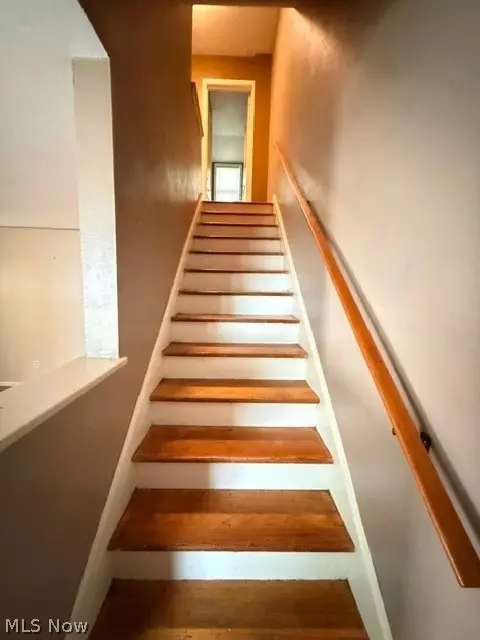 Entry Way - 3950 Gary Ave, Lorain, OH 44055 photo 1 of 7