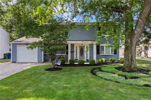 24231 Fairlawn Dr, North Olmsted, OH 44070