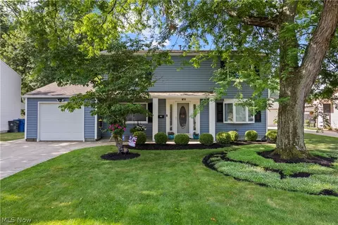 24231 Fairlawn Dr, North Olmsted, OH 44070
