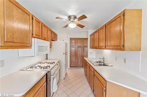 Kitchen - 1829 Eldon Dr, Wickliffe, OH 44092 photo 4 of 4