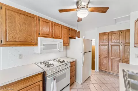 Kitchen - 1829 Eldon Dr, Wickliffe, OH 44092 photo 1 of 4
