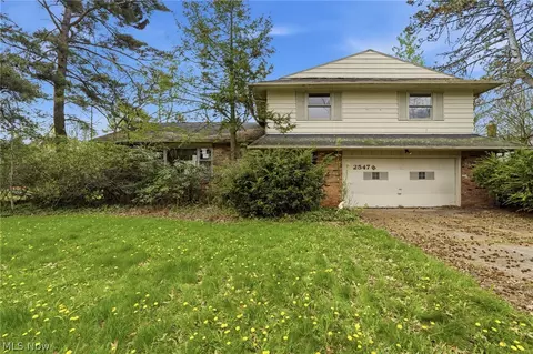 25478 Maidstone Ln, Beachwood, OH 44122