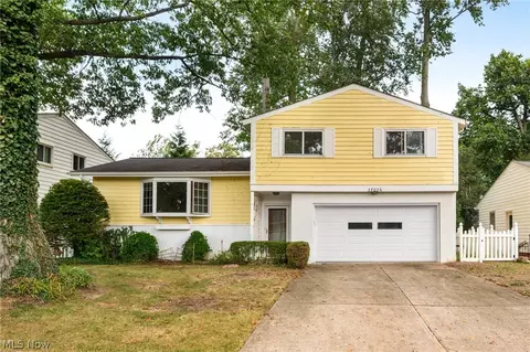 27026 Osborn Rd, Bay Village, OH 44140