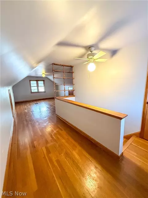Entry Way - 934 Nevin St, Akron, OH 44310 photo 1 of 2