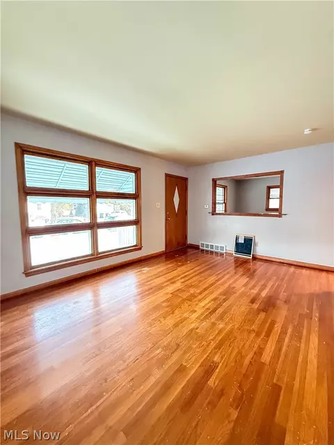 Living - 934 Nevin St, Akron, OH 44310 photo 6 of 6