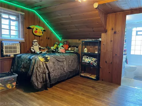Bedroom - 1701 Maple St, Wickliffe, OH 44092 photo 3 of 11