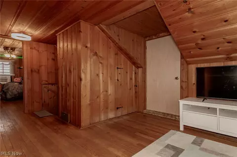 Entry Way - 1701 Maple St, Wickliffe, OH 44092 photo 4 of 4