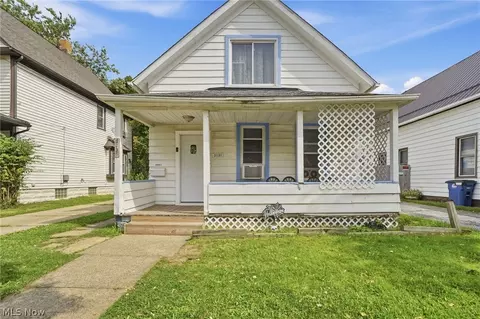 3131 W 92nd St, Cleveland, OH 44102