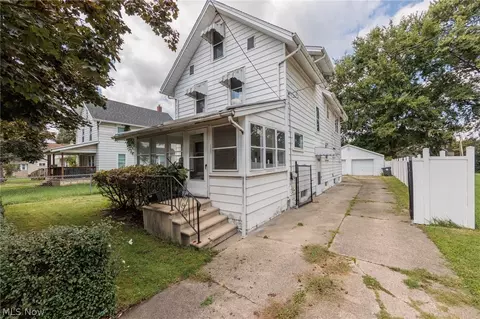 1211 California Ave, Akron, OH 44314