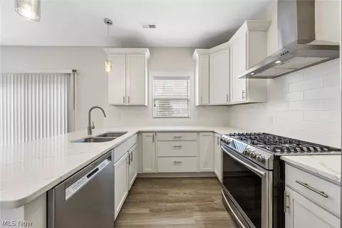 Kitchen - 152 Larimar Dr, Willowick, OH 44095 photo 2 of 2