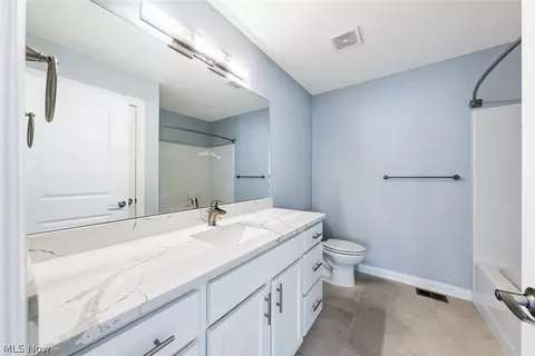 Bath - 152 Larimar Dr, Willowick, OH 44095 photo 2 of 3