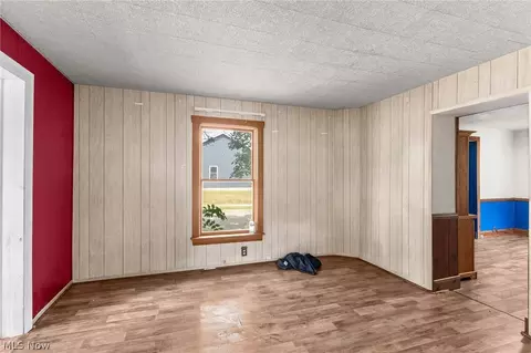 Living - 84 Prospect St, Struthers, OH 44471 photo 2 of 2