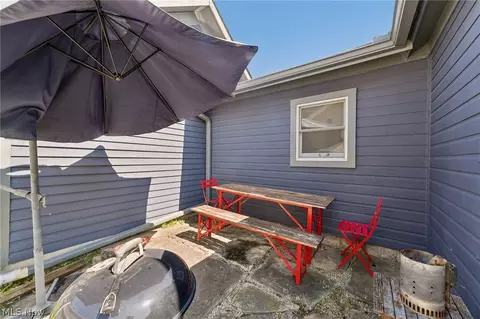Exterior - 333 High St, Berea, OH 44017 photo 5 of 9