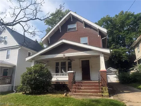 156 Aqueduct St, Akron, OH 44303