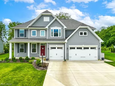 9058 Winfield Ln, North Ridgeville, OH 44039