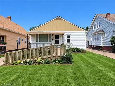 8305 Vineyard Ave, Cleveland, OH 44105