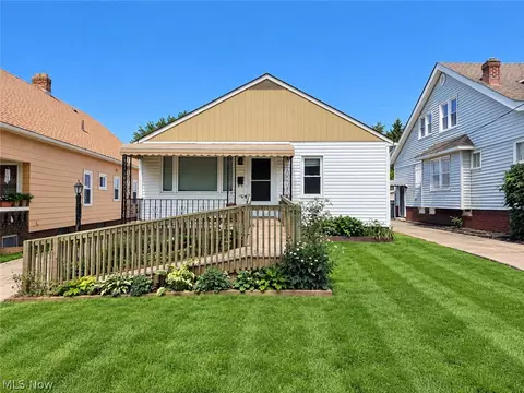 8305 Vineyard Ave, Cleveland, OH 44105