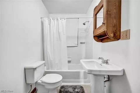 Bath - 41878 Cooper Ave, Elyria, OH 44035 photo 1 of 1
