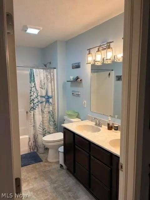 Bath - 4916 Julie St, Rootstown, OH 44272 photo 1 of 3