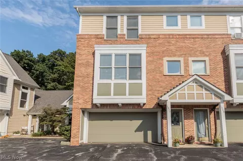 1517 Huntington Ln #1517, Cleveland Heights, OH 44118