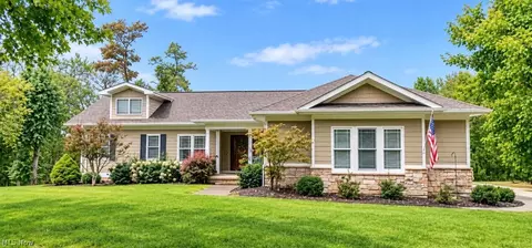 68740 Shepard Dr, Saint Clairsville, OH 43950