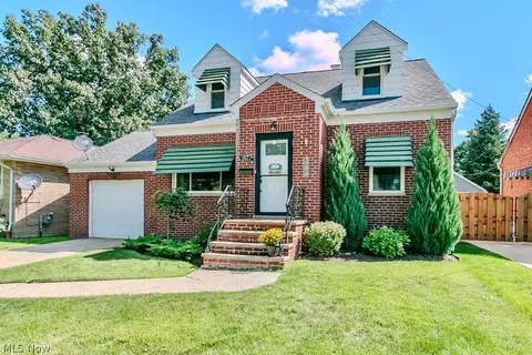 1279 Sunset Rd, Mayfield Heights, OH 44124