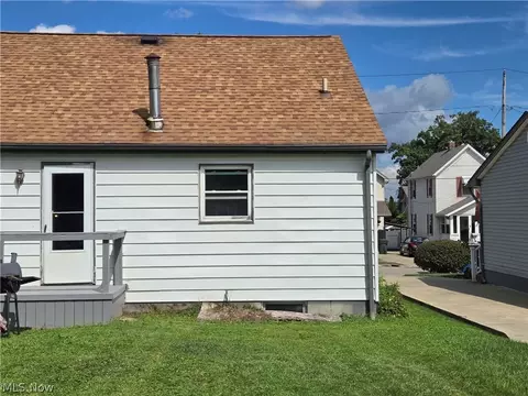 Exterior - 80 Omar St, Struthers, OH 44471 photo 2 of 3