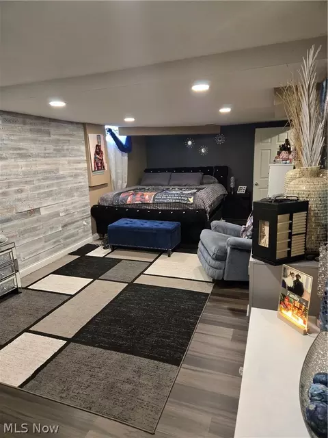 Bedroom - 80 Omar St, Struthers, OH 44471 photo 6 of 6