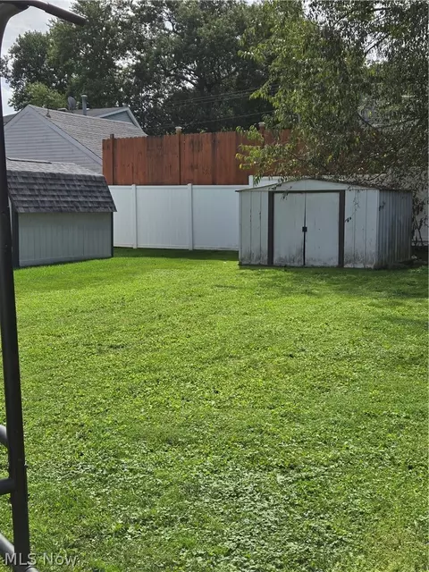 Exterior - 80 Omar St, Struthers, OH 44471 photo 3 of 3