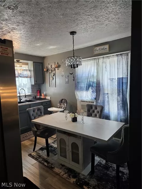 Kitchen - 80 Omar St, Struthers, OH 44471 photo 3 of 4