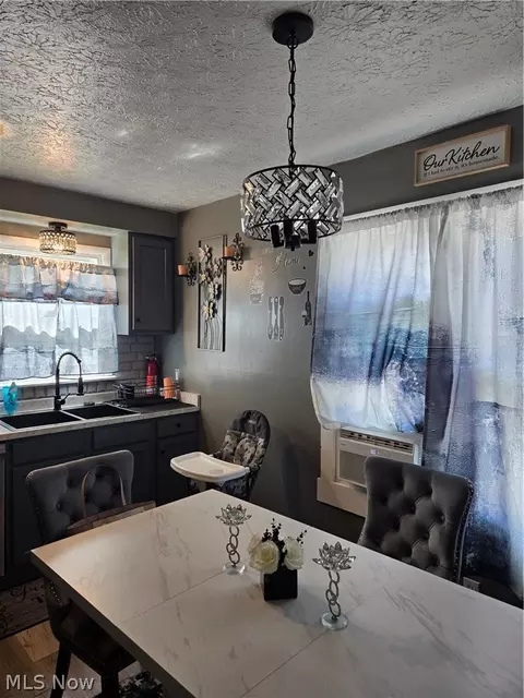 Kitchen - 80 Omar St, Struthers, OH 44471 photo 4 of 4