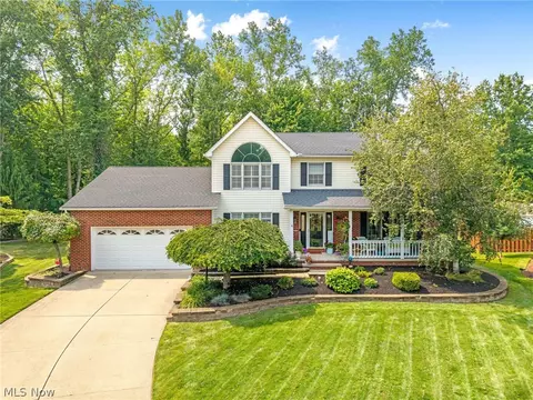 7433 Sir Roberts Ct, Mentor, OH 44060