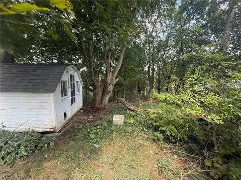 Exterior - 129 Jackson Rd, Creston, OH 44217 photo 6 of 9