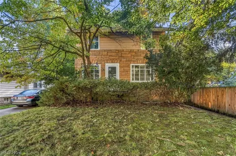 619 Garry Rd, Akron, OH 44305