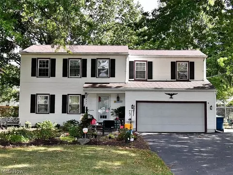 4953 Sampson Dr, Youngstown, OH 44505
