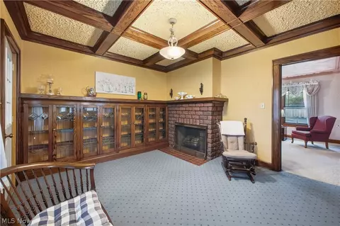 Living - 24 Overlook Blvd, Struthers, OH 44471 photo 3 of 4