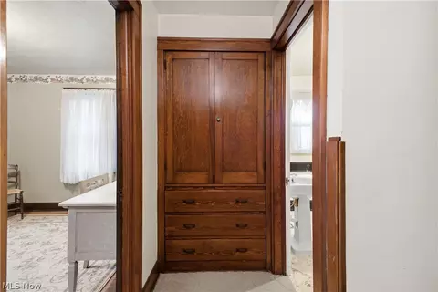 Entry Way - 24 Overlook Blvd, Struthers, OH 44471 photo 3 of 3