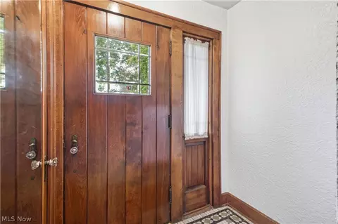 Entry Way - 24 Overlook Blvd, Struthers, OH 44471 photo 1 of 3
