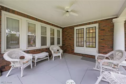 Exterior - 24 Overlook Blvd, Struthers, OH 44471 photo 3 of 5