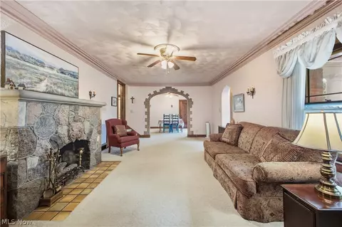 Living - 24 Overlook Blvd, Struthers, OH 44471 photo 1 of 4