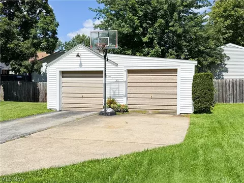 Exterior - 144 Argyle Ave, Boardman, OH 44512 photo 8 of 11