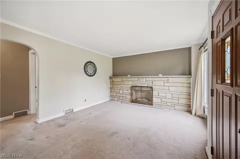 Living - 144 Argyle Ave, Boardman, OH 44512 photo 2 of 3